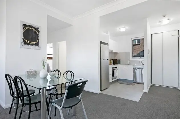 Wentworthville 2 Bedrooms Apartment with Free Parking by KozyGuru - Oda Düzeni