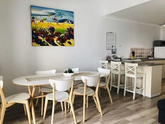 West Beach Lagoon 221 - Stylish Apartment - Öne Çıkan Resim