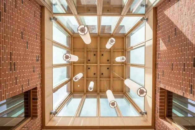 West Court - Cambridge - Lobi