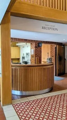 West Court - Cambridge - Lobi