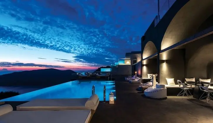 West East Suites - Havuz