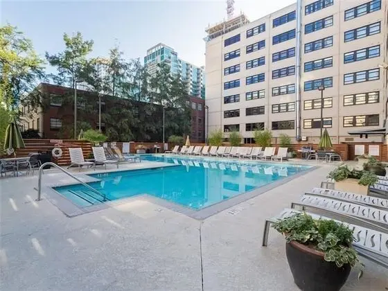 West Home - 900 Lofts