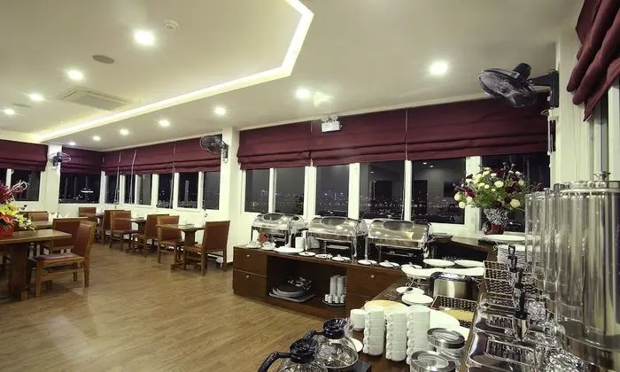 West Lake Home Hotel & Spa - Yerinde Yemek