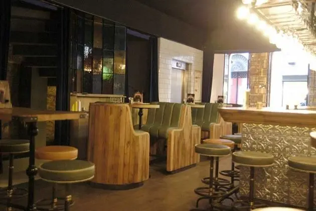 West Pera Hotel - Bar