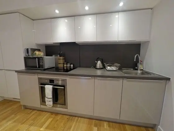 West Side Apartments Brentford - Mutfak