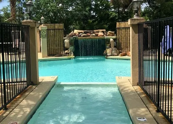 WeStay Suites - Covington Mandeville - Havuz