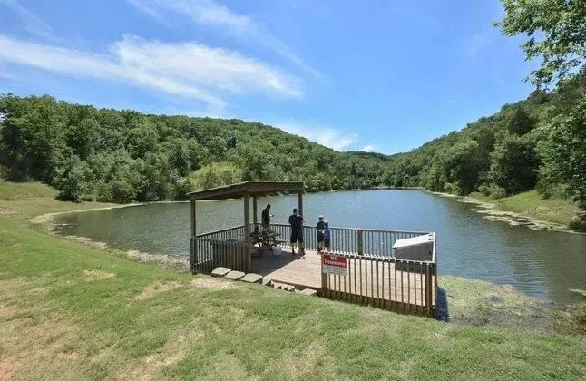 Westcreek Lodge @ Notch-vaulted Ceilings, 2 Pools, Private Lake, 1 Mile to Sdc!