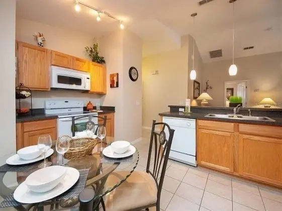 Westerly Facing Private Pool and spa Home Over Looking Nature Conservation Area - 520 - Mutfak