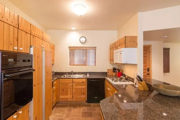 Westermere 311 - 2 by Avantstay Just Steps From Ski Area w/ Great Views! - Mutfak