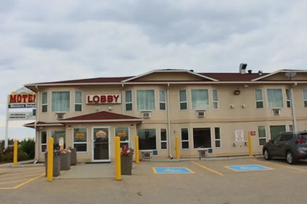Western Budget Motel Whitecourt 3 - Dış Mekan
