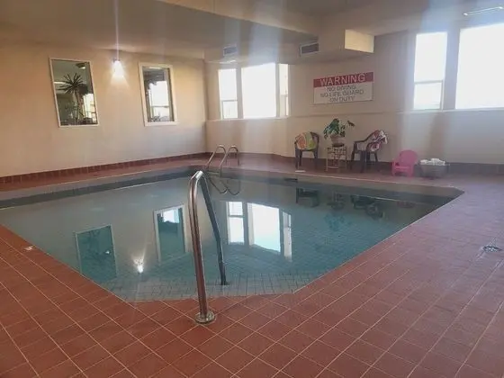 Western Budget Motel Whitecourt 3 - Havuz