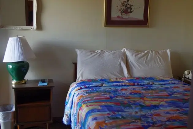 Western Holiday Motel - Oda