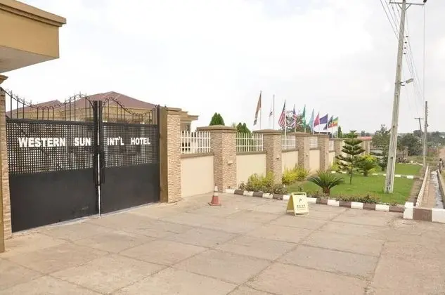 Western Sun International Hotel & Events Centre - Dış Mekan