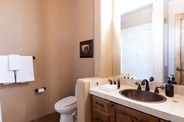 Westland by Avantstay Desert Oasis w/ Mountain View, Pool & Basketball Court! - İç Mekan