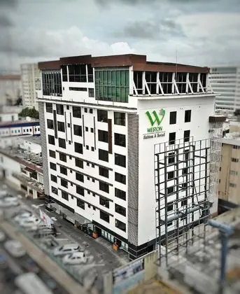 Weston Suites & Hotel