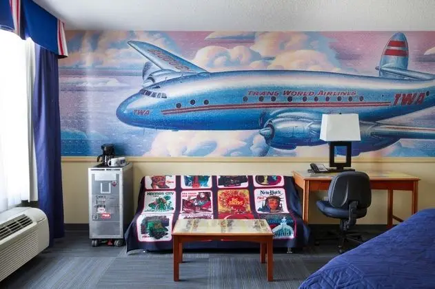 Hotel Westport Kansas City, Tapestry Collection by Hilton