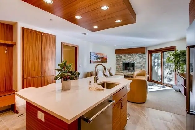 Westwind 101 2bd, 2BA Diamond Condo - Mutfak