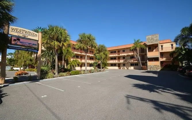 Westwinds Waterfront Resort - Dış Mekan