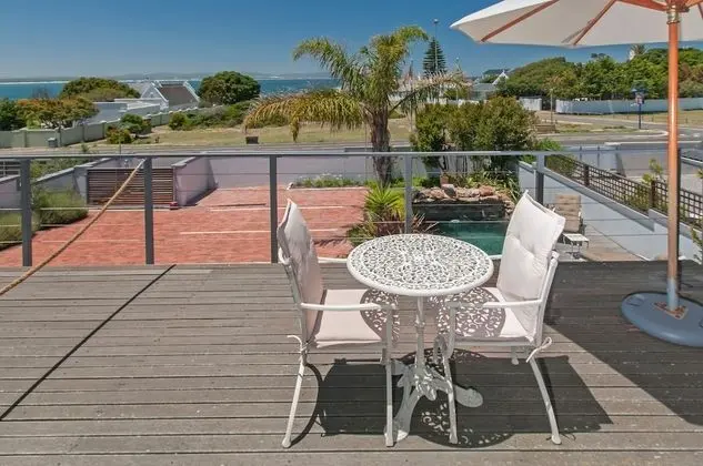 Whale Away Guest House - Oda Düzeni