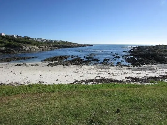 Whale Watch Accommodation - Plaj