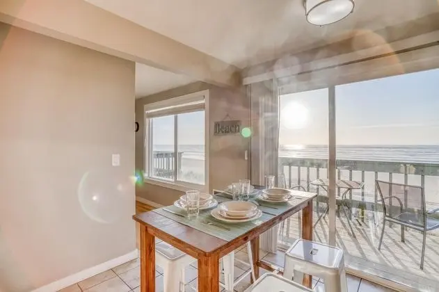 Whale Watcher Condo #3 - Oda