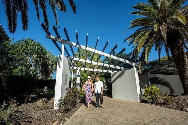 Whalecove Resort and Apartments