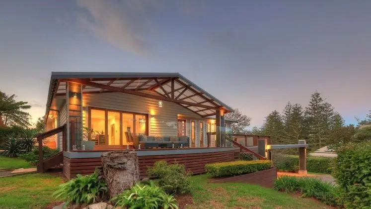 Whalers Watch Luxury Home