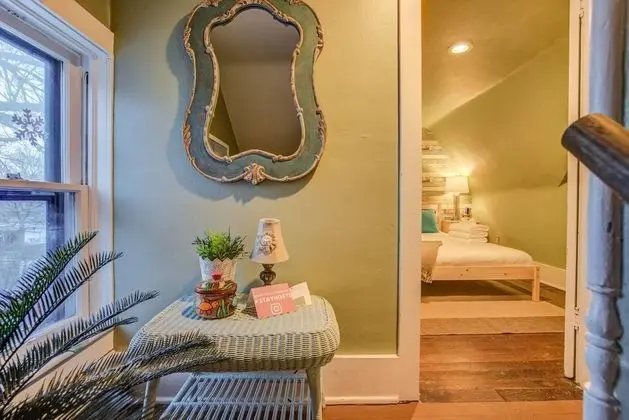 Whimsical Flat Color Unique & Chic Boutique - Oda