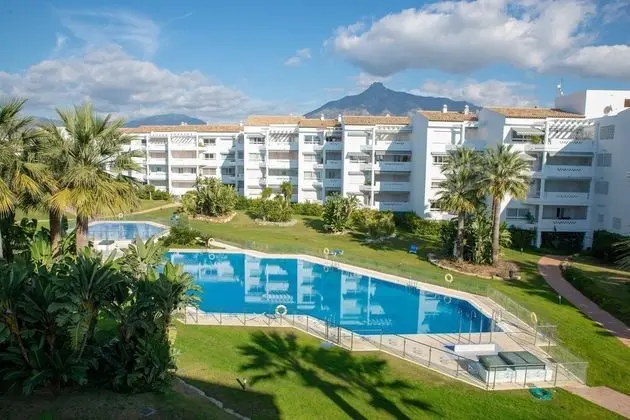 Whispering Palms Apartment - Dış Mekan