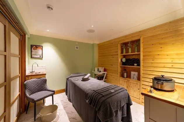 The Whispering Pine Lodge - Spa