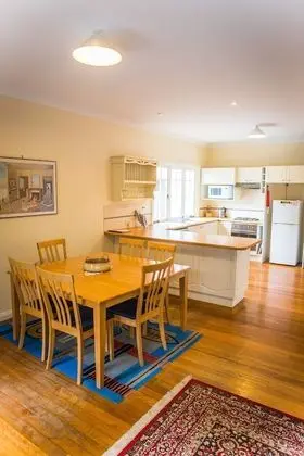Whispering Pines Cottages - Oda Düzeni