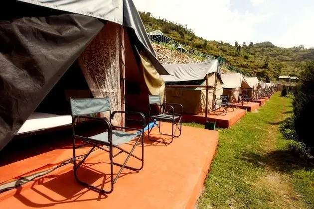 Whispering Pines Himalayan Retreat - Oda