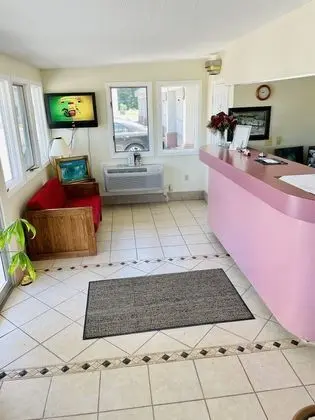 Whispering Pines Motel - 1
