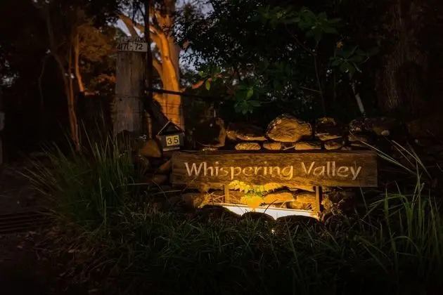 Whispering Valley Cottage Retreat - Dış Mekan