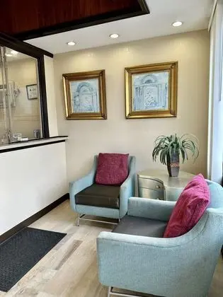 Whistling Pines - Daily & Extended Stay, Elizabeth City - Lobi