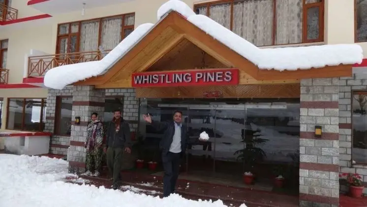 Whistling Pines Resorts and Spa - Dış Mekan