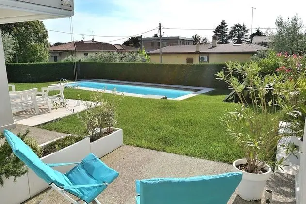 The White Apartment With Pool - Havuz