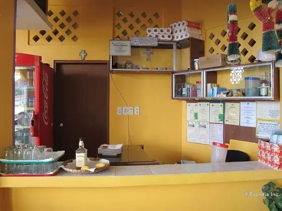 White Beach Hotel Bar and Restaurant - Lobi