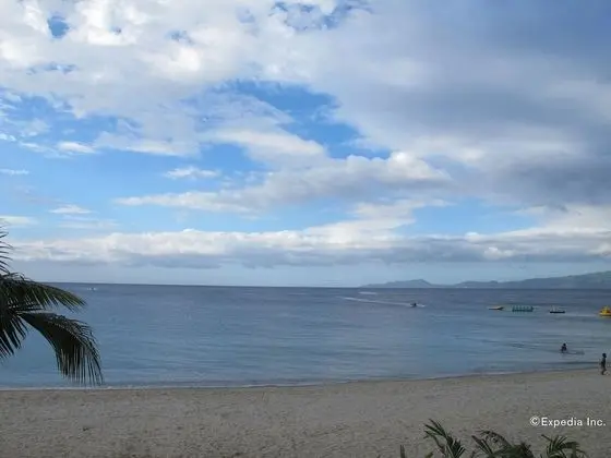 White Beach Hotel Bar and Restaurant - Plaj