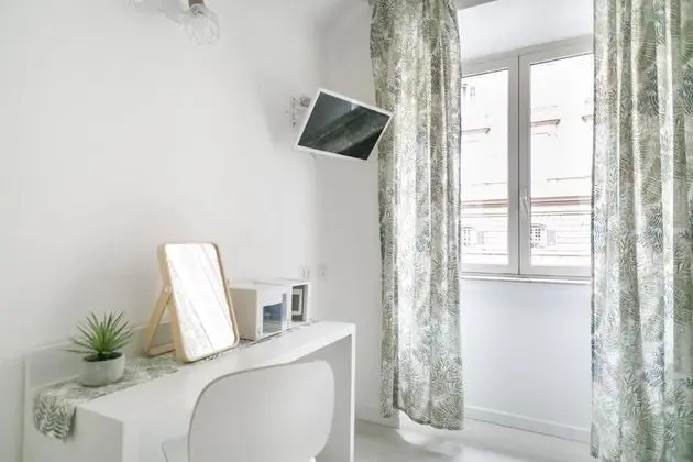 White Candia Guesthouse