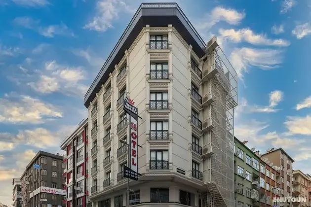 White Corner Hotel
