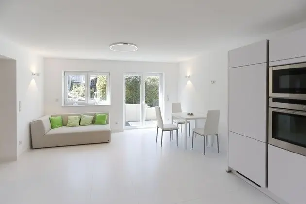 the white design apartment