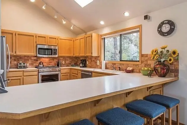 White Elm 28