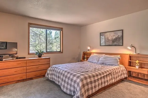 White Elm Lane #31 by Village Properties at Sunriver - Oda