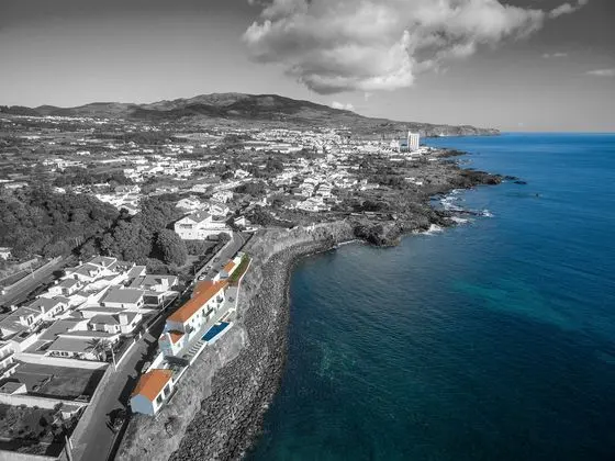 White Exclusive Suites & Villas