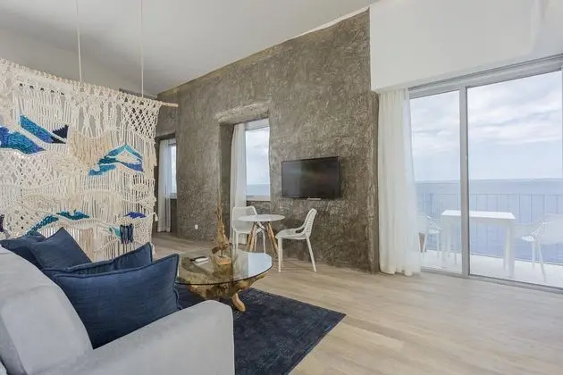 White Exclusive Suites & Villas - Oda