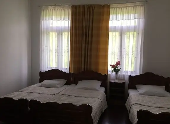 White Guest House - Oda