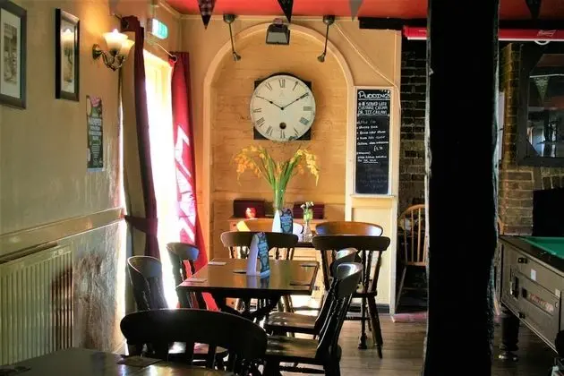 The White Horse - İç Mekan