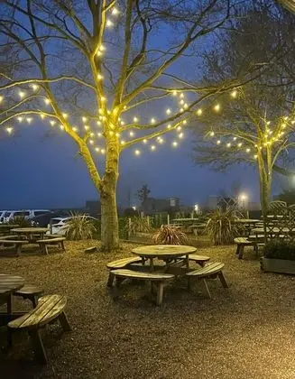 The White Horse Inn - Dış Mekan