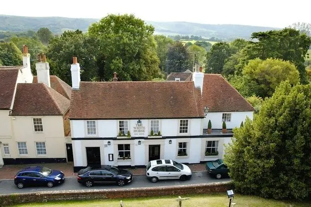 The White Horse Inn - Dış Mekan